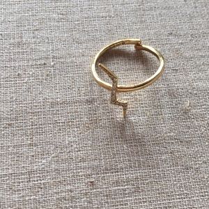 Stella & Dot delicate lightning bolt ring